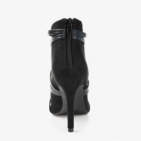 *NEW* Journee Collection Samara Bootie Black Size: 6 - Picture 3 of 14